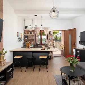 Ingrid Apartamento