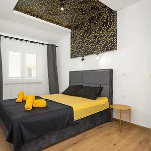 Luxury Lotus&lovor Apartment