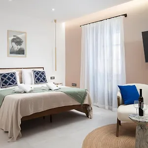 Twins Amphitheatre Apartment